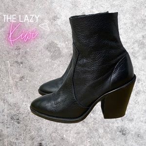 L'INTERVALLE Leather Ankle Boot Size 7.5